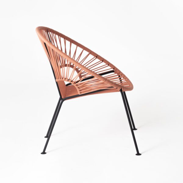 Ixtapa Lounge Chair :: PVC Rosa Calido :: 3